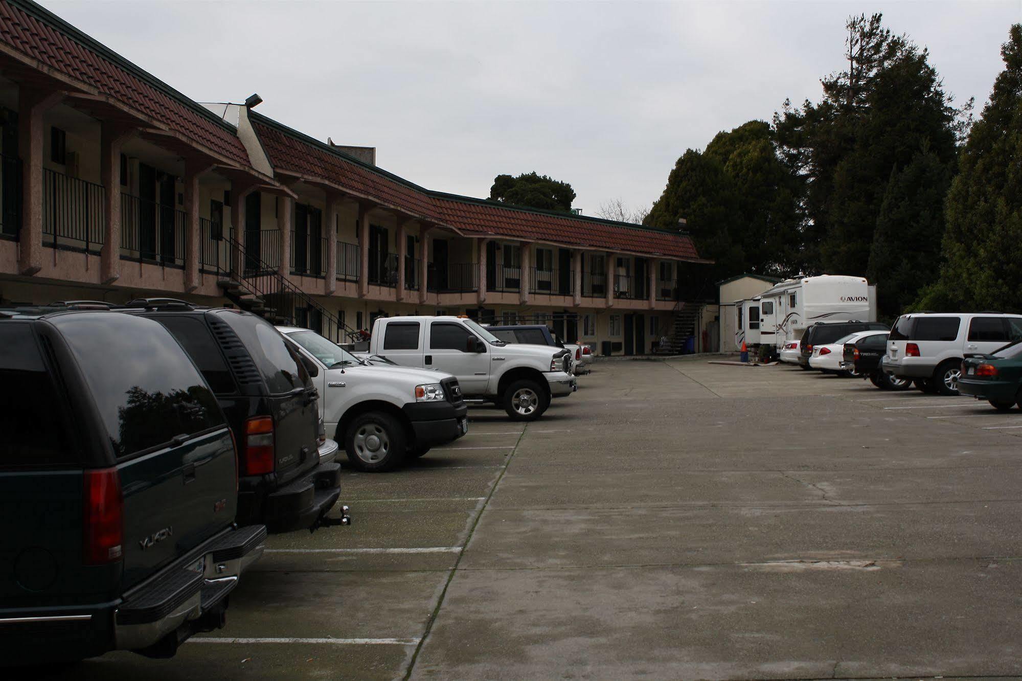 Americas Best Value Inn Richmond Exterior photo